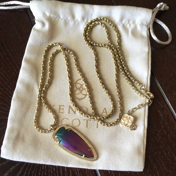 Kendra Scott Iridescent Black Shaylee Arrowhead Necklace - Picture 14 of 14